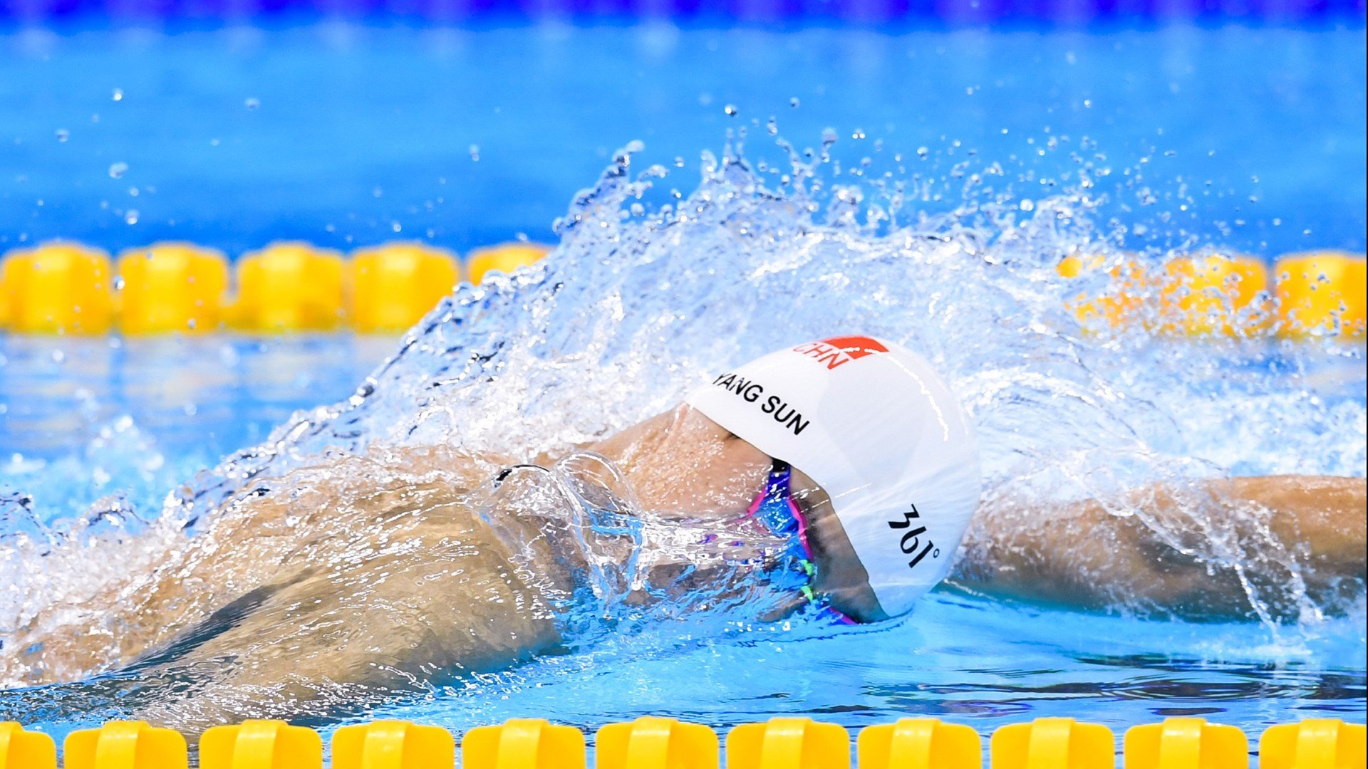 “胡利安·门德斯:阿根廷橄榄球的未来明星,进攻与防守双全”